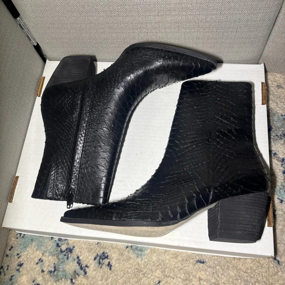 Matisse color black